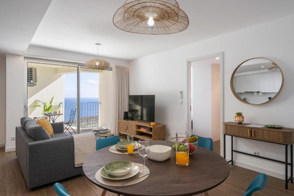 Camara de Lobos Apartment | Atlantic Residence II One-Bedroom with Sea View