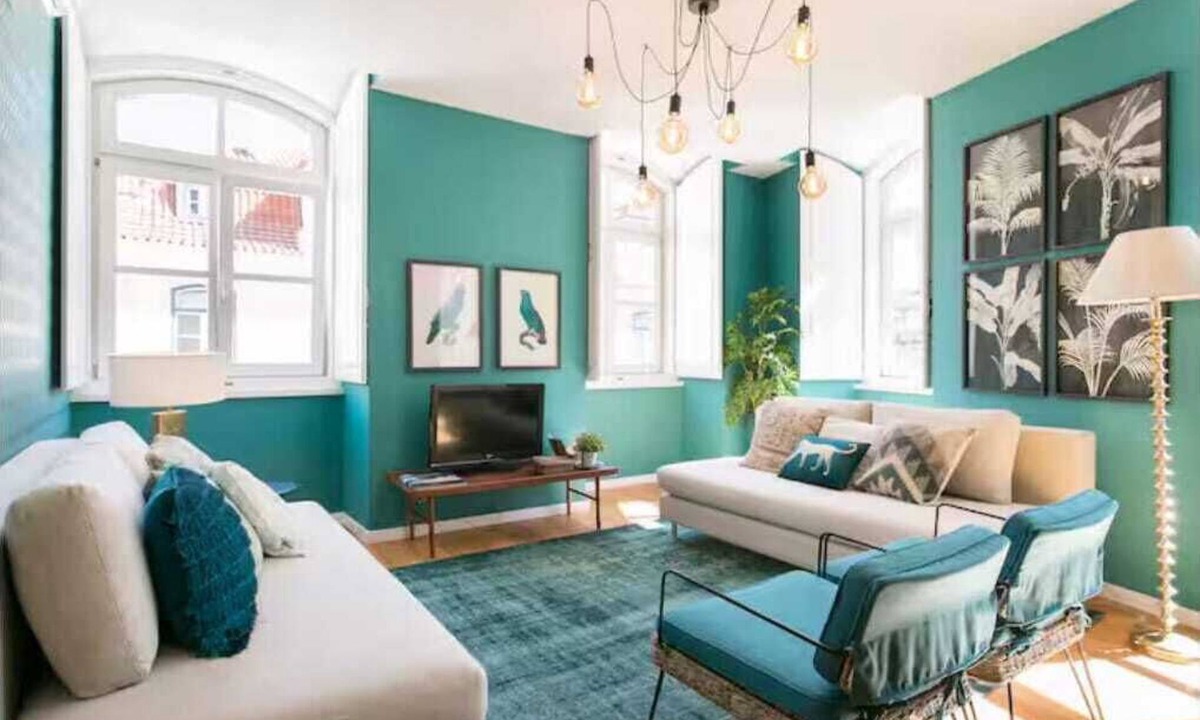 Sacramento Apartment | Authentic Central Lisbon Gem with Unique Design