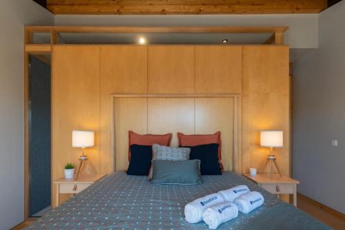 Sao Pedro da Afurada House | Azulejo Riverside House & Balcony by HostWise