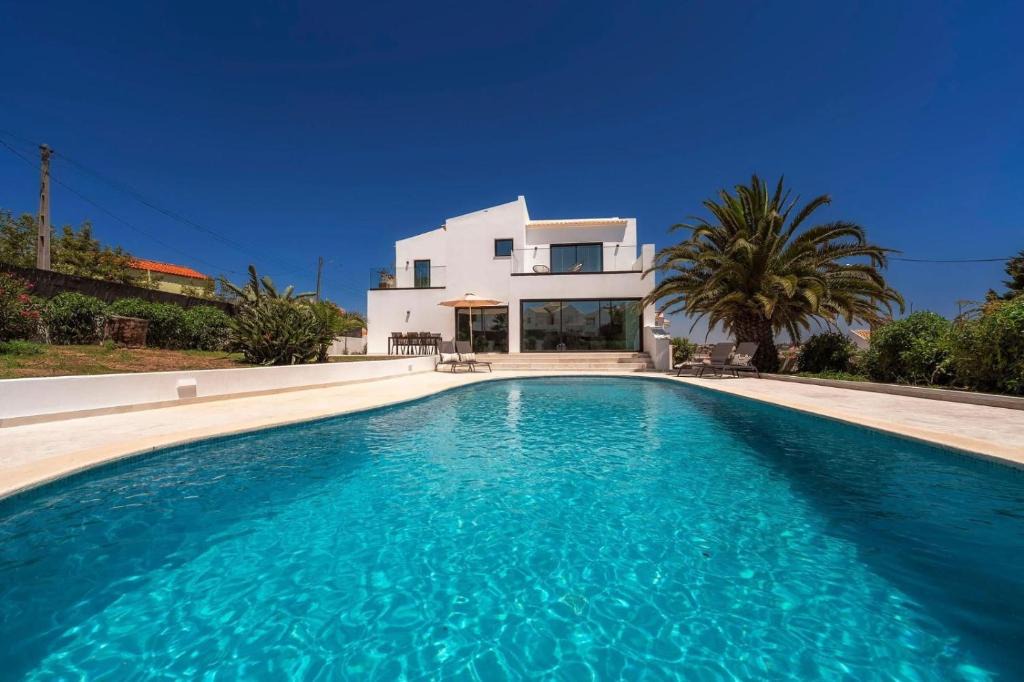 Gale Villa | Azure Salgados - Beach & Golf
