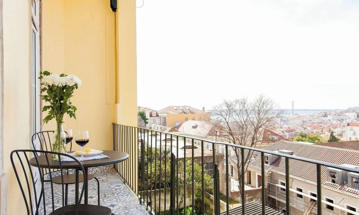 Bairro Alto Apartment | Bairro Alto 3Bdr TOP viewpoint flat! Great WI-FI!