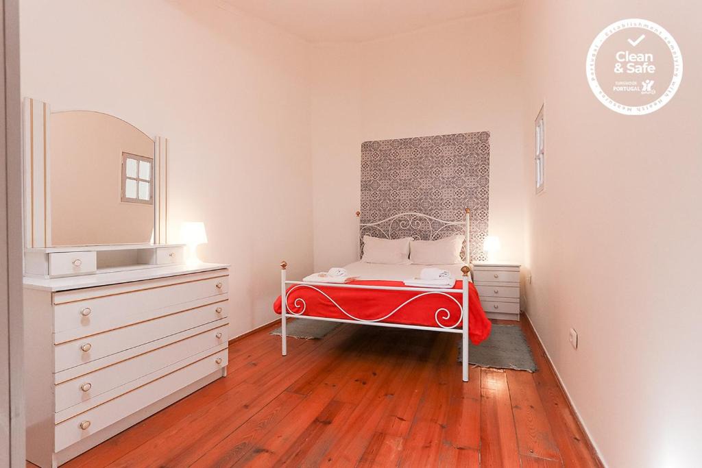 Encarnacao Apartment | Bairro Alto Cosy by Homing