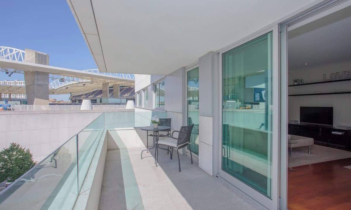 Campanha Apartment | Balcony Dragao View w/Free Parking by Liiiving