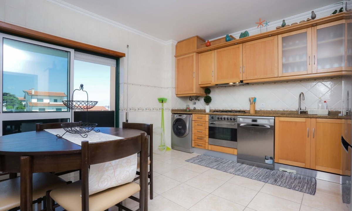 Buarcos Apartment | Beach & Barbecue by Rent4All