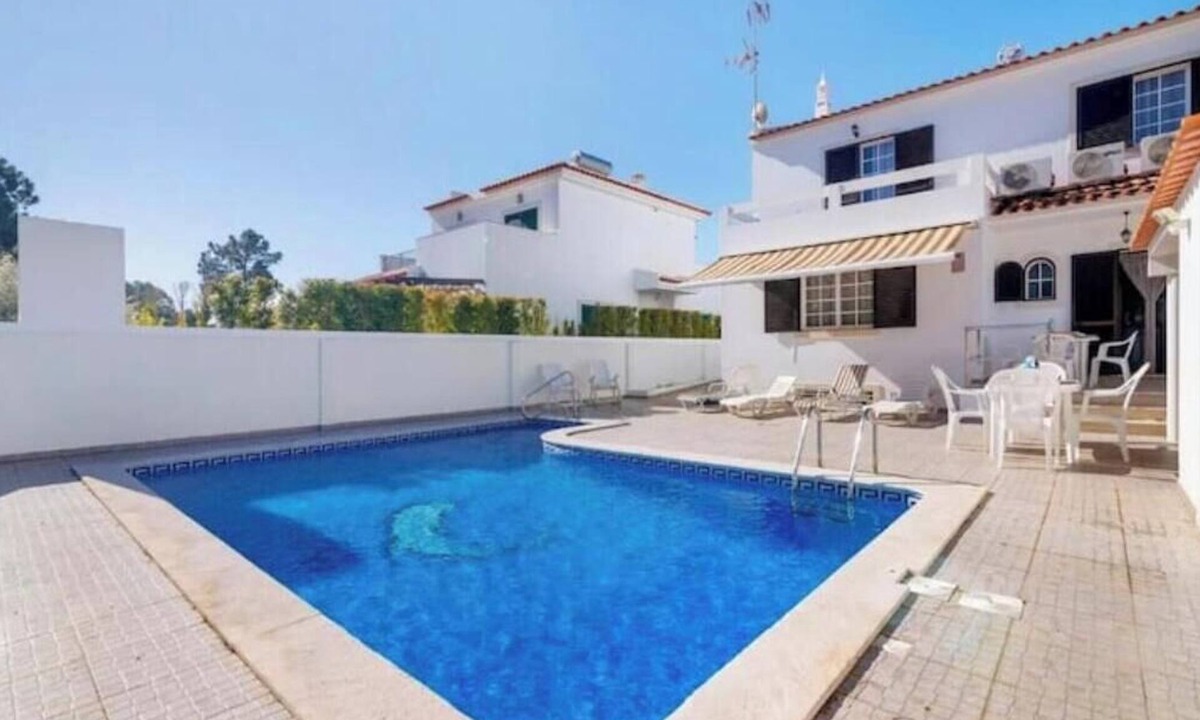 Retur House | Beach House in Praia de Cabeço – Retur