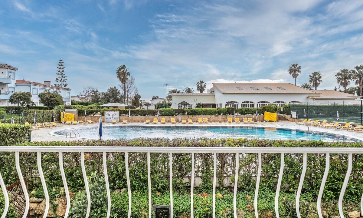 Portimao Apartment | Beautiful 2 Bedroom Apt with Pool View, Oasis Parque, Alvor