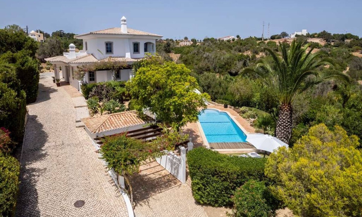 Caramujeira Villa | Beautiful Carvoeiro Villa | 3 Bedrooms | Villa Praia da Marinha