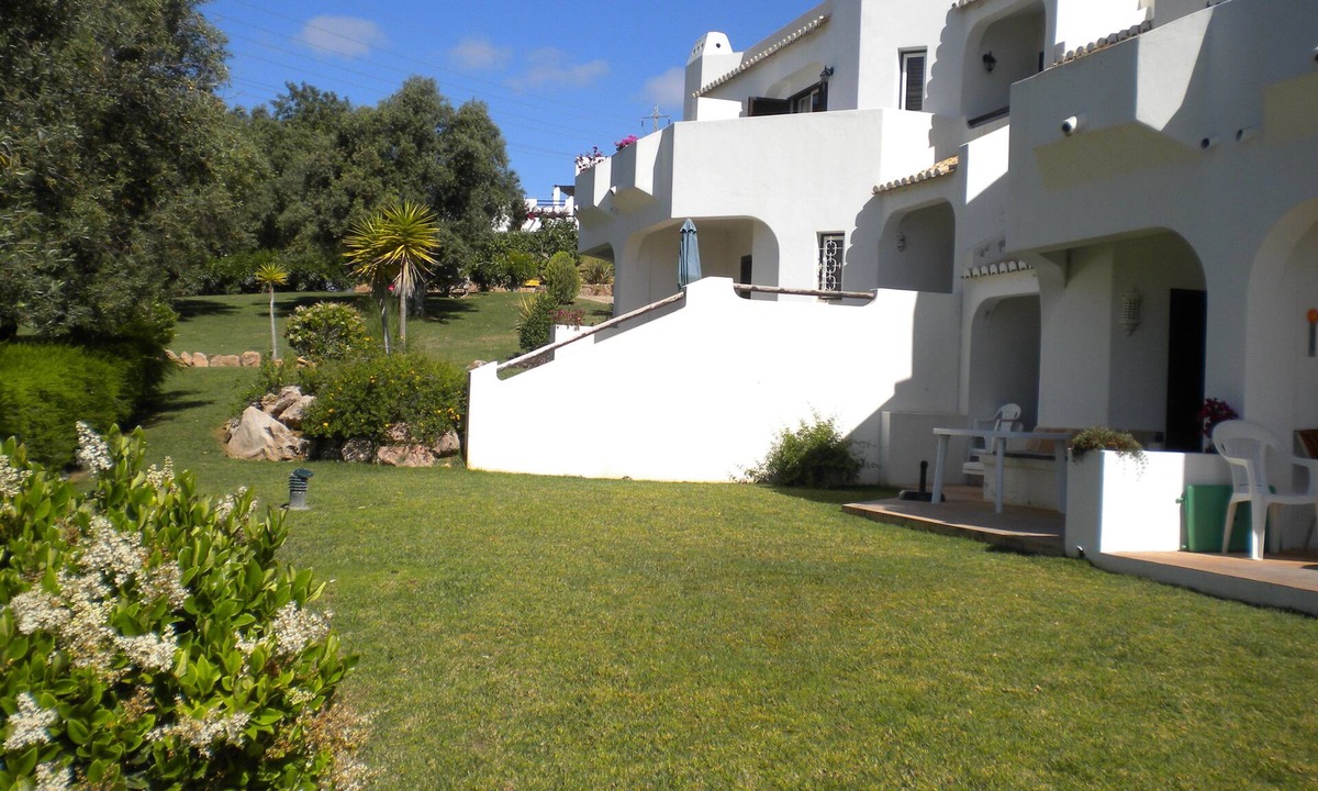 Alpouvar Apartment | Beautiful Ground floor apartment with Garden Quiet corner of Club Albufeira