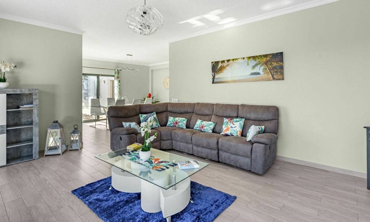 Estoi House | Beautiful private villa for 6 guests with WIFI, A/C, private pool, TV, terrace and parking