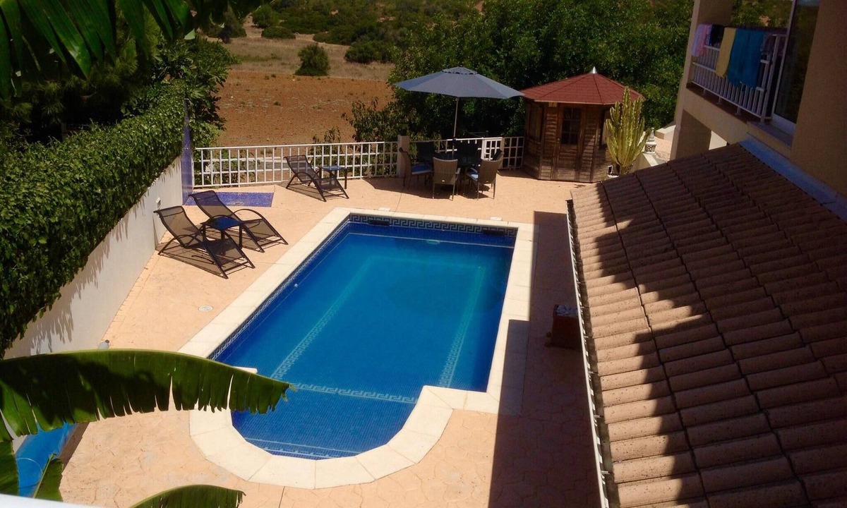 Albufeira Villa | BEAUTIFUL, TRANQUIL VILLA IN AN UPMARKET AREA OF ALBUFEIRA…n