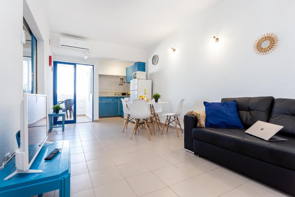 Praia da Rocha Apartment | BeHappy 10 minutes from the BEACH, WIFI & AC