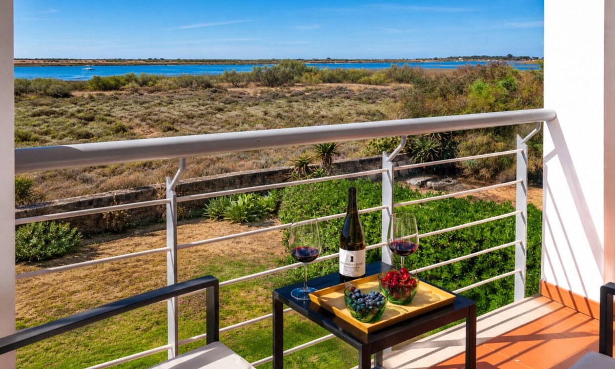 Cabanas Ski Chalet | Bela Ria® Waterfront House | Pool & Boat to the Beach