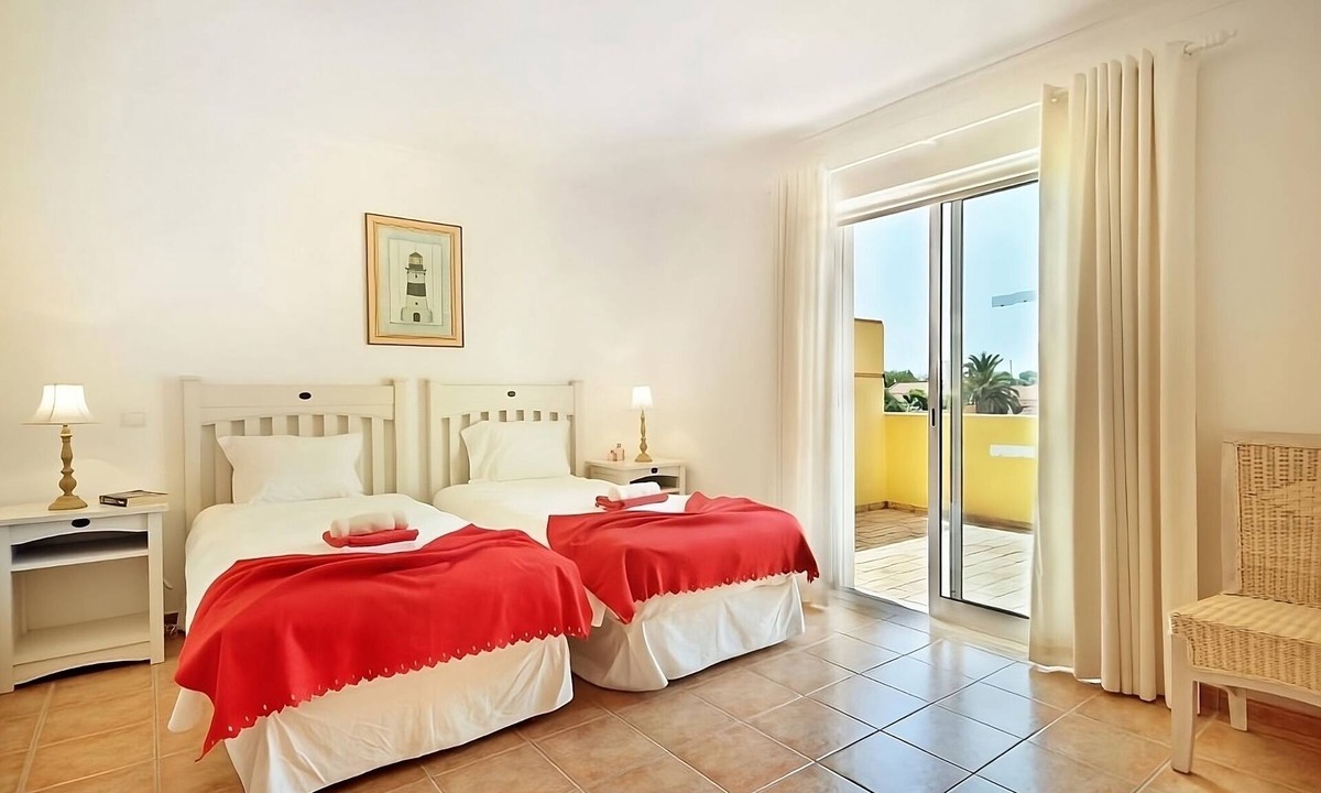 Meia Praia Hotel | Better Choice for your Vacation! Garden View, Full Kitchen, Swimming Pool!