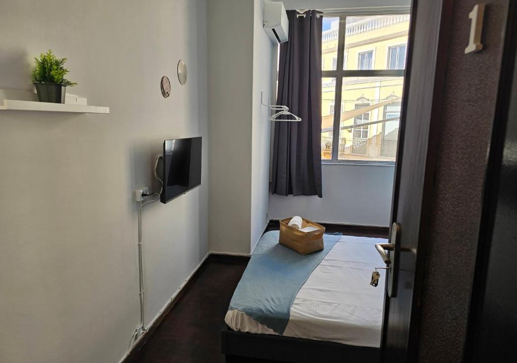 Faro City Centre House | Blife Lusitanya - private rooms at Santantonya 1st floor