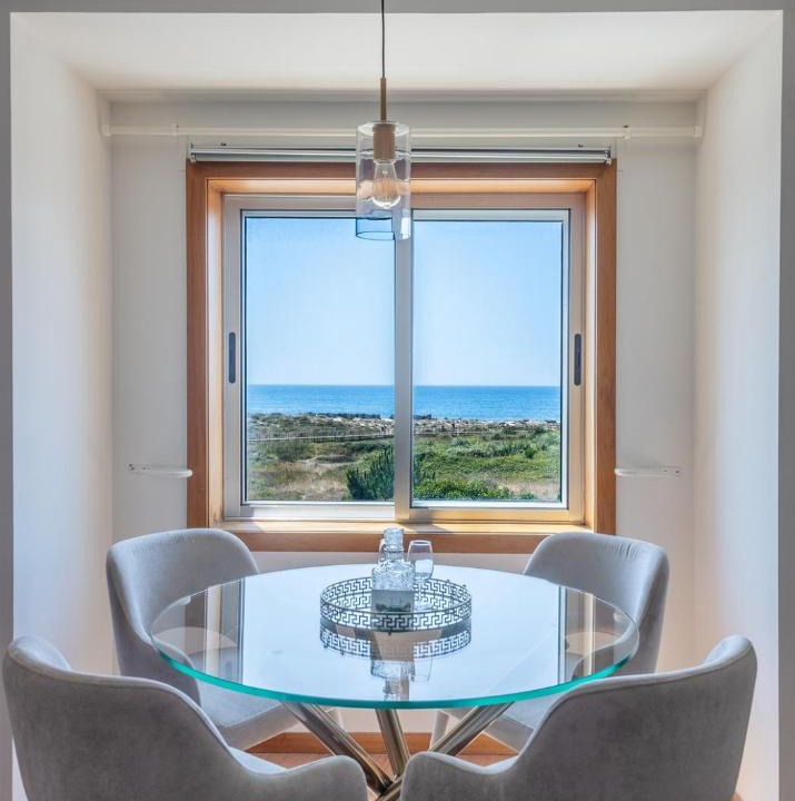 Madalena Apartment | Blue Frame | Ocean front