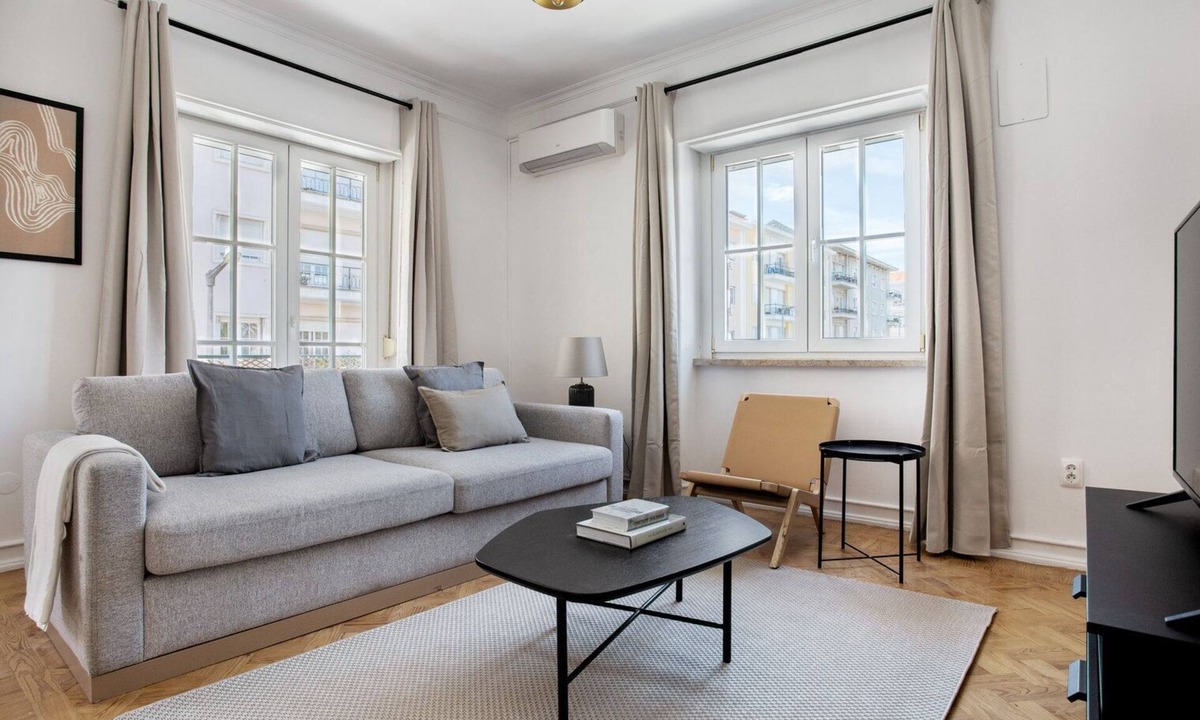 Alvalade Apartment | Blueground | Alvalade, balcony
