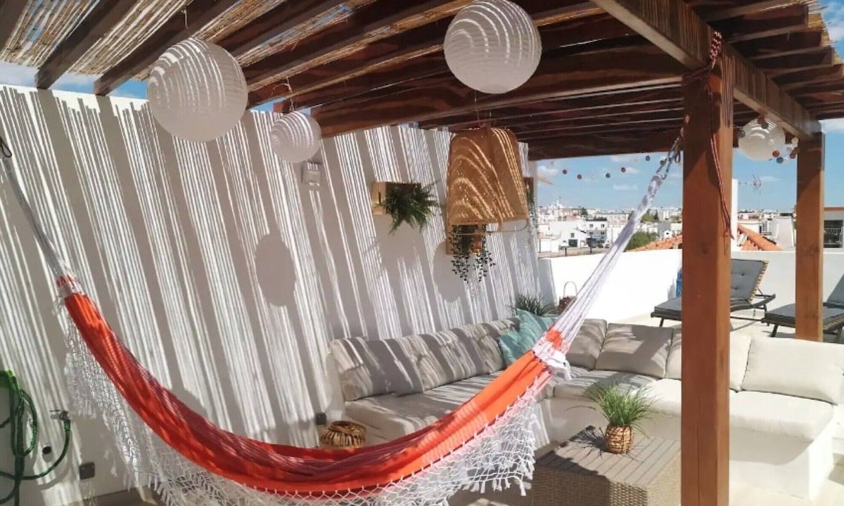 Tavira House | Bougainvillea Holiday Home with Private Terrace, Wi-Fi and Air Conditioning