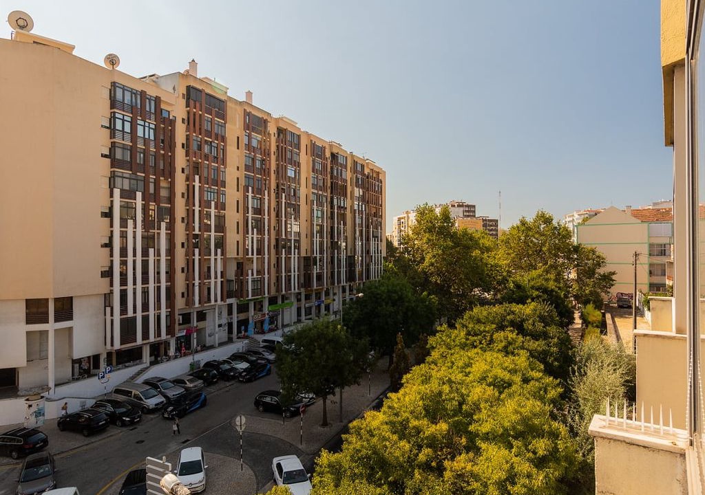 Cova da Piedade Apartment | Bright & Cosy apartment for 4 in Almada