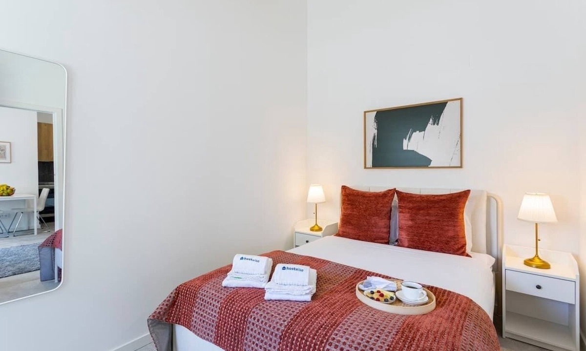 Cedofeita House | Bright Flat | Romantic Escape by HostWise