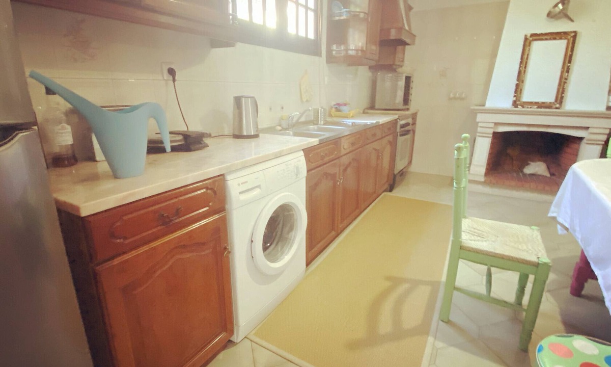 Charneca de Caparica e Sobreda House | Bunker 11 Surf house - A place for travellers made by surfers