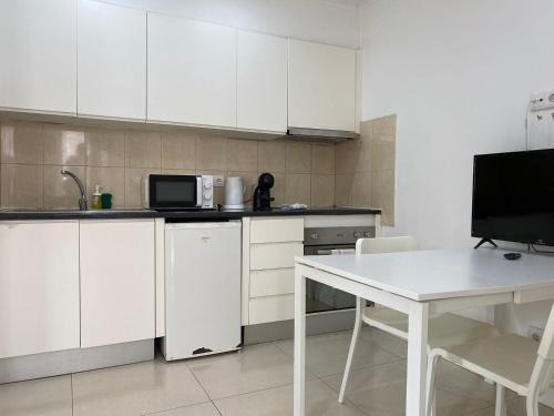 Calicos Apartment | By the Sea Apartments B3