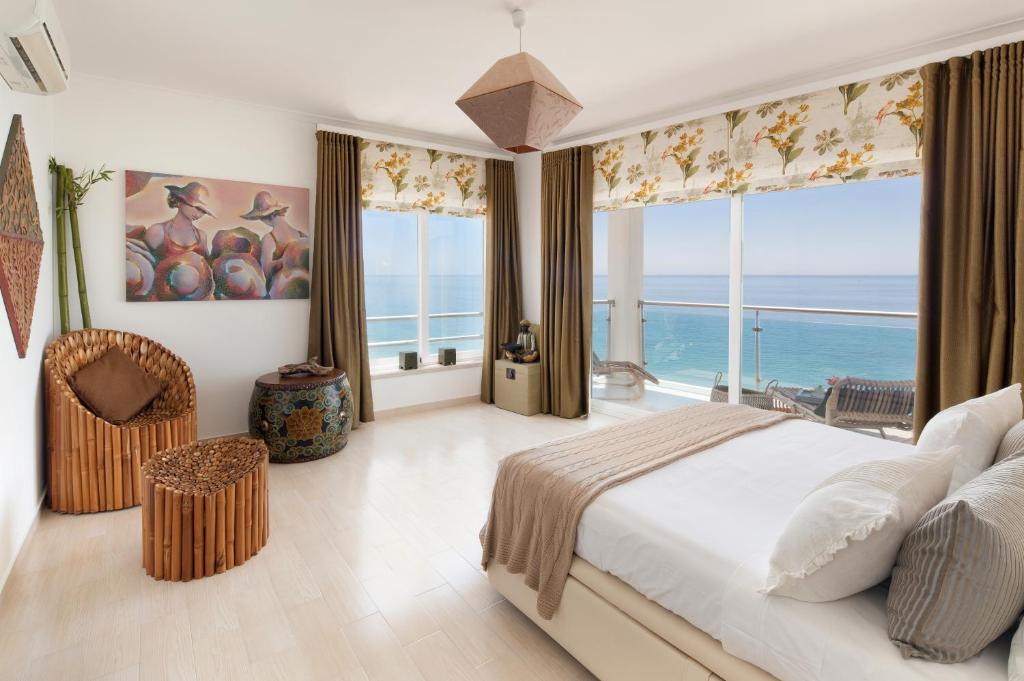 Santiago Bed & Breakfast | CALI Deluxe Holidays, Sesimbra