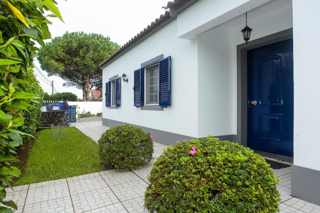 Capelas Villa | Capelas Blue , Relax & Fun - Up to 14 Guests!
