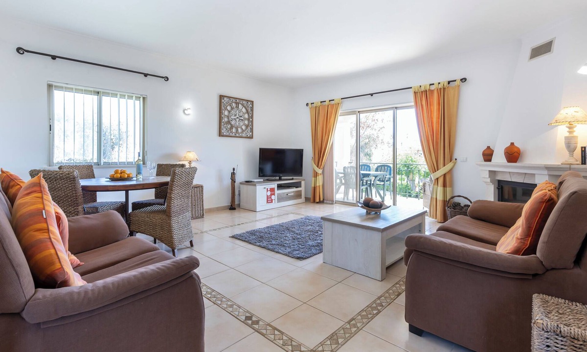 Estombar Apartment | Casa Alandra - Balcony Apartment on Golf Resort