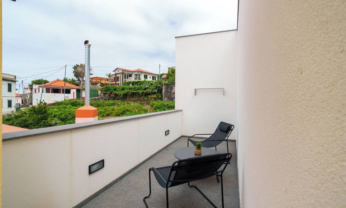 Porto Moniz House | Casa Amarela do Redondo - Seixal - Madeira Island