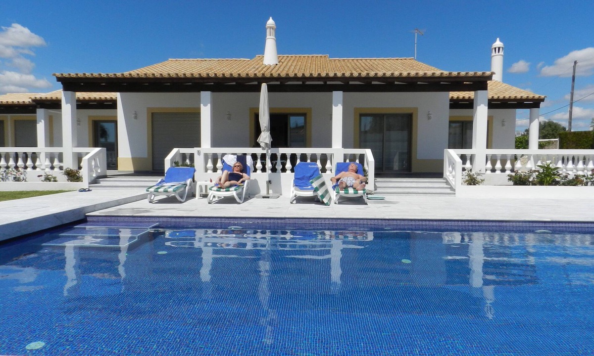 Sesmarias Villa | Casa Antonio - 5 Star Luxury Villa 3/4 Bedrooms. 30 Sept - 7 Oct £1735 pw