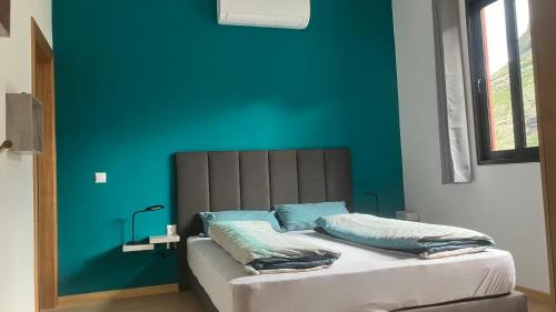 Sao Vicente House | Casa Azul shared home with hosts