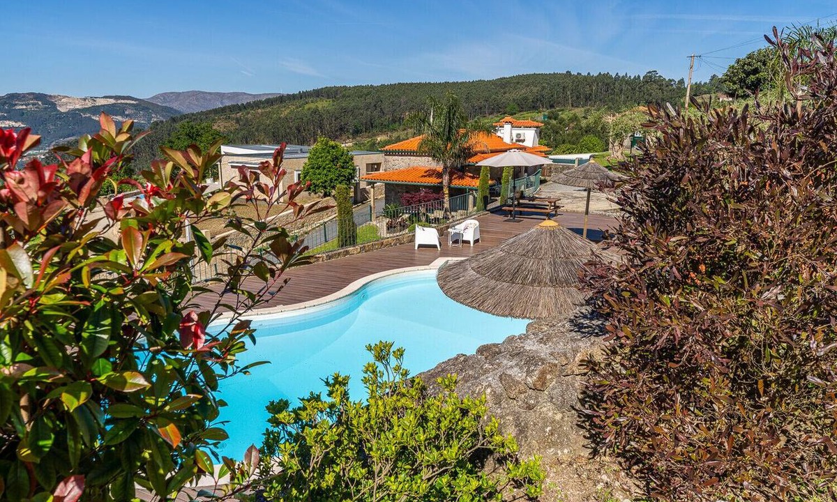 Calheiros Cottage | Casa da Belavista with private pool and garden