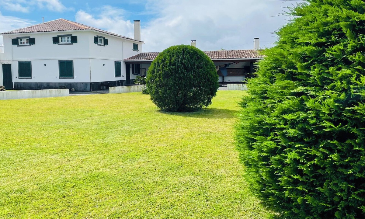 Faja de Baixo Villa | Casa da Fajã - Spacious, Garden, and Private Parking