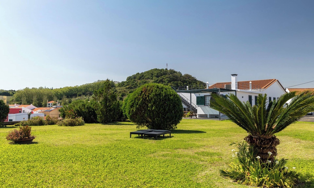 Faja de Baixo House | Casa da Fajã - located in a quiet residential area, 2km from the center