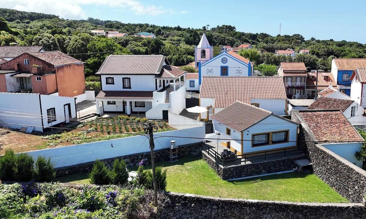 Biscoitos House | Casa da Gente T1 by PontaNegraAzores