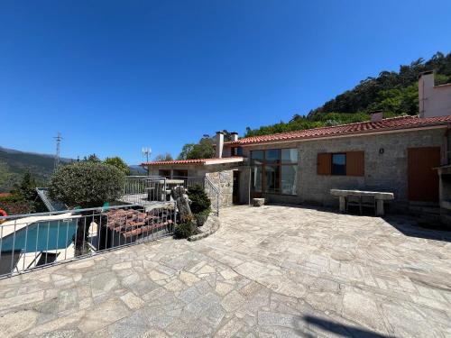 Cova House | Casa da Lage - Lareira - Vistas rio - Gerês
