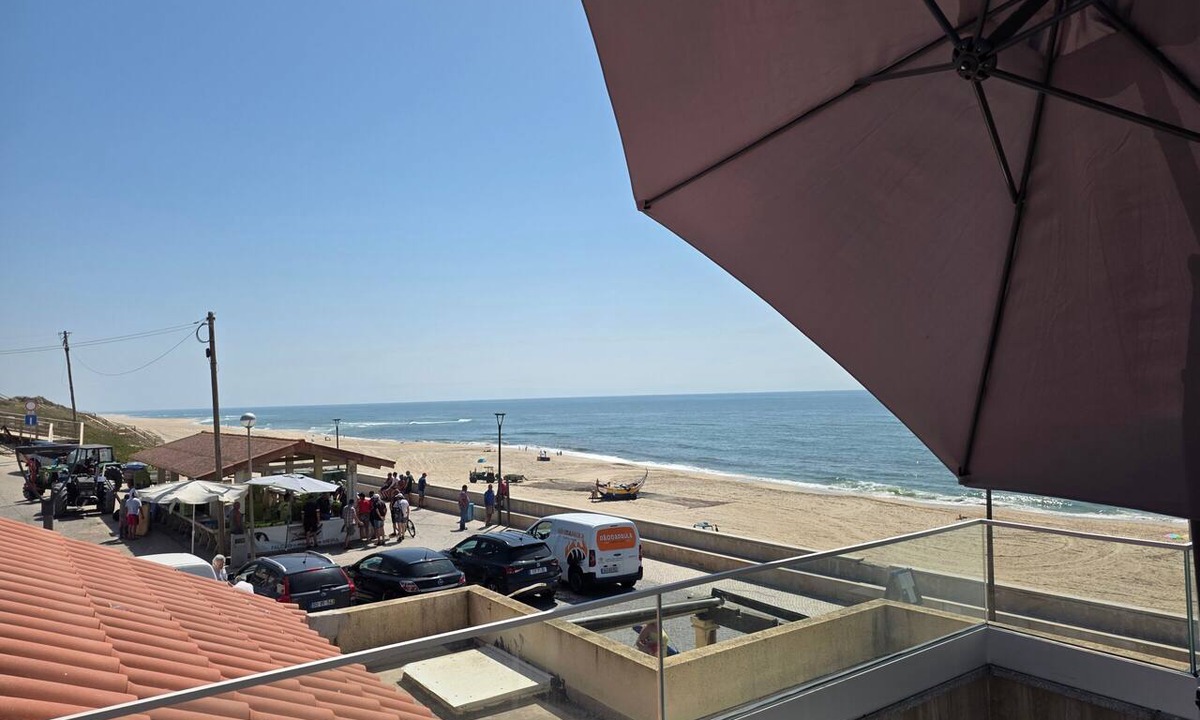 Vieira de Leiria House | Casa da Lota: House with Large Terrace, Sea and Lota View