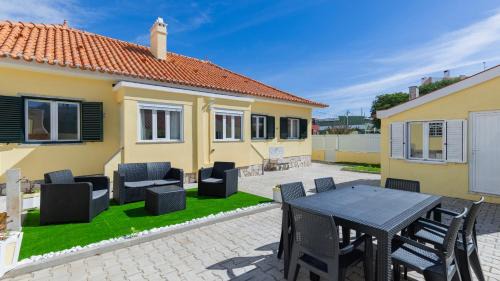 Santa Maria e Sao Miguel House | Casa da Roseira by LovelyStay