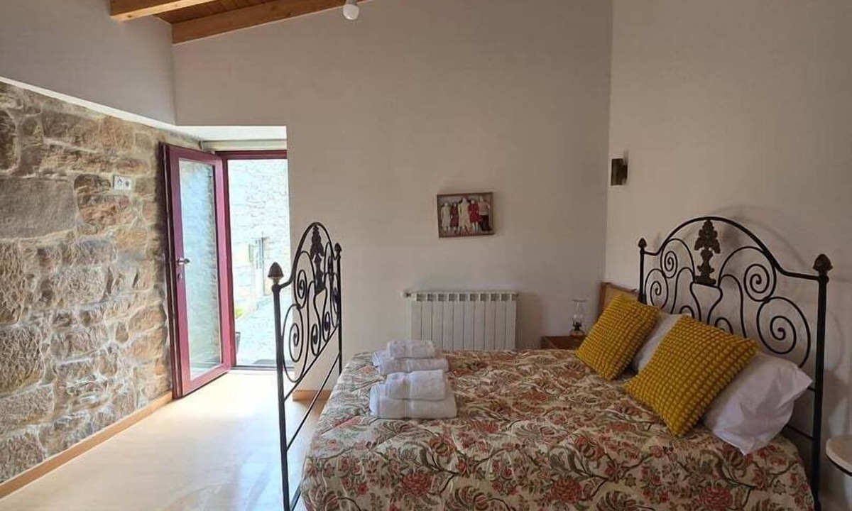 Sernancelhe House | Casa da Tia Outra near Praça do Rossio