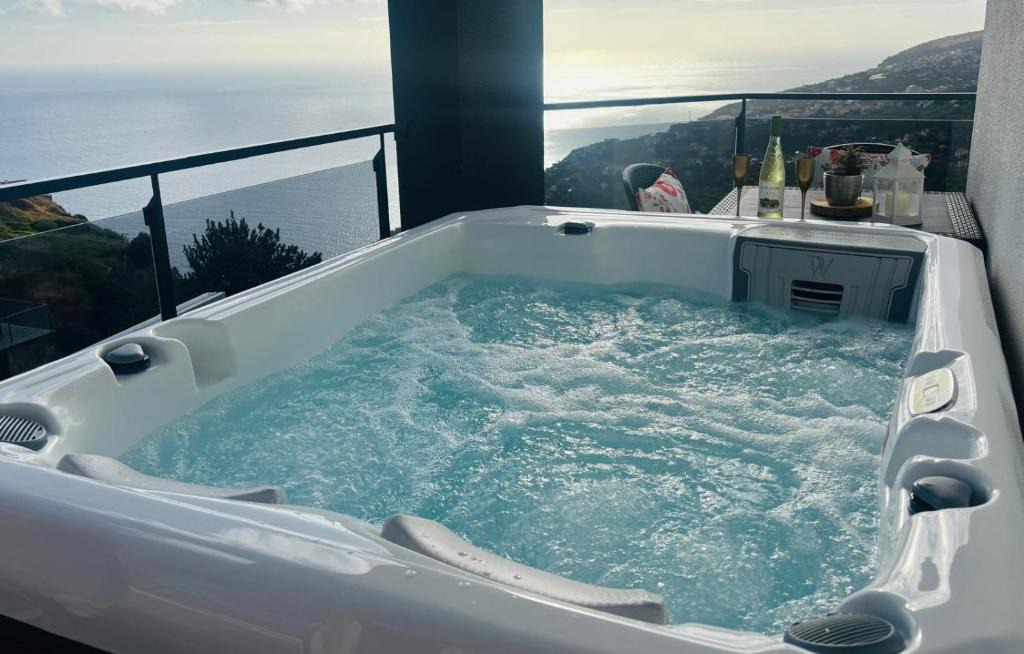 Calheta Apartment | CASA DAS ABERTAS, For 4 persons, Sea View, Air Conditioning and Heating System
