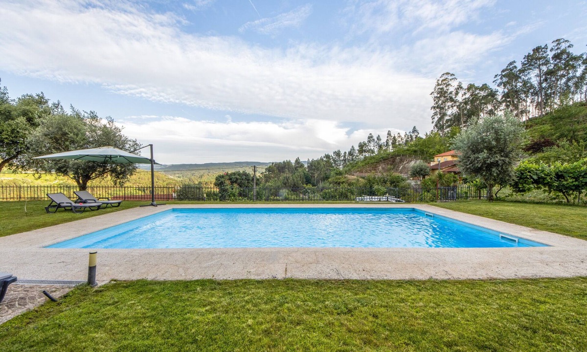 Vale de Cambra House | Casa De Pedra D'alborinhas