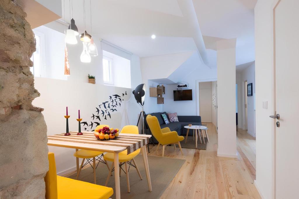 Sao Cristovao e Sao Lourenco Apartment | Casa do Castelo 1- Work or Relax in the Historic heart of Lisbon!