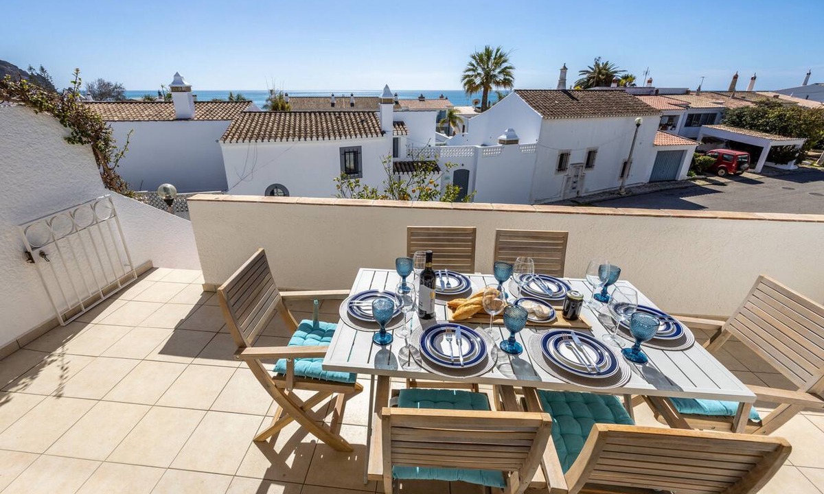 Praia da Luz Ski Chalet | Casa do Limoeiro 54 LBC by CoolHouses