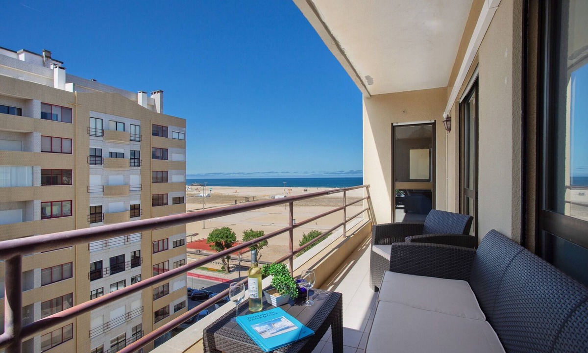 Sao Juliao da Figueira da Foz Apartment | 'Casa Do Mar' Apartment with Sea View, Wi-Fi and Air Conditioning