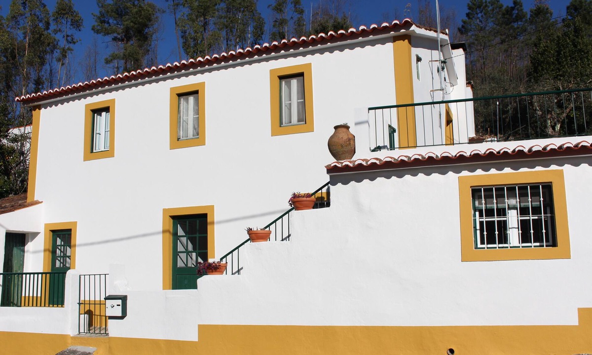 Sardoal House | Casa do Riu - Holiday accommodation with private pool and garden