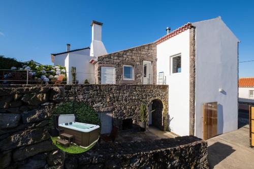 Nordeste House | Casa do Simão, Açores - Now with hot tub!