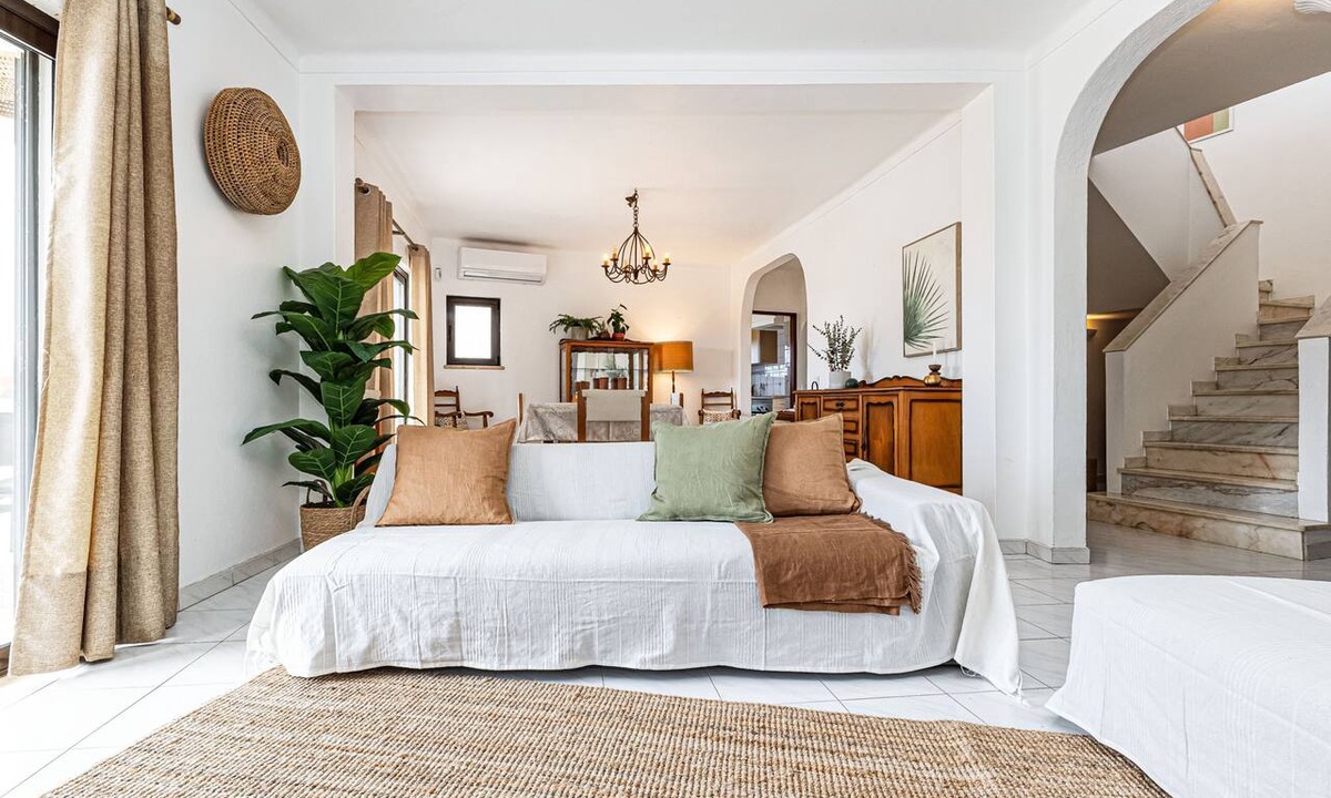 Porches Villa | Casa do Vale | PET Friendly | Pool Lagoa Retreat