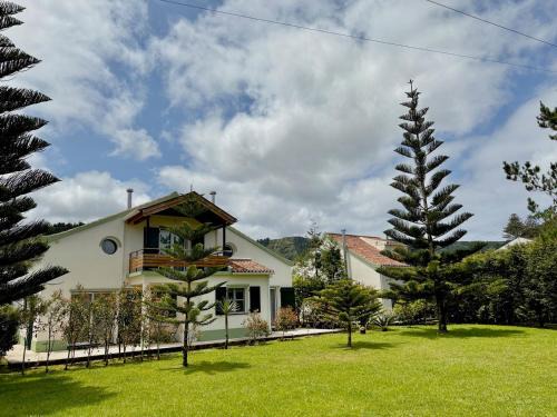 Sete Cidades House | Casa dos Pais - Garden & Lake I (Sete Cidades)