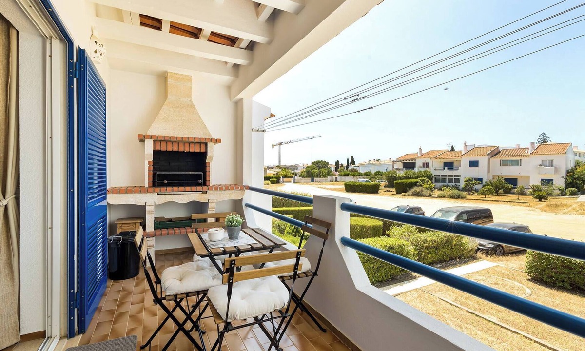 Porto de Mos Apartment | Casa dos Rosa Cottage