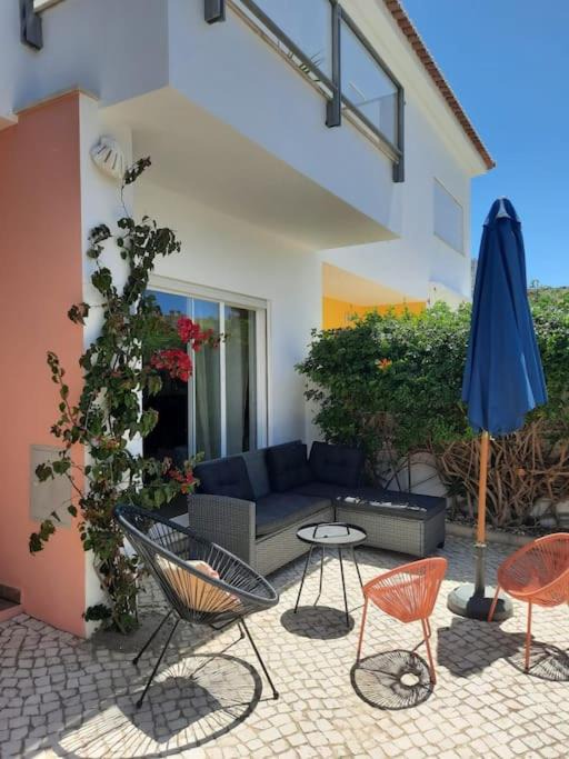 Burgau House | Casa Flamingo